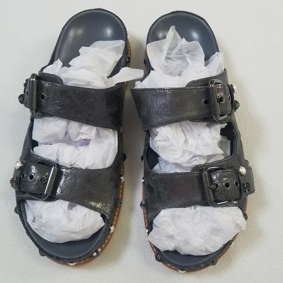 Stuart Weitzman Sandbar Leather Sandals - Picture 10 of 15